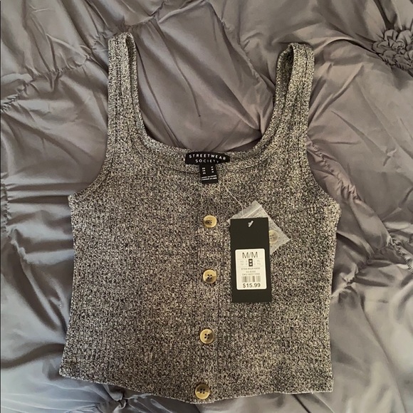 Crop Grey button top - Picture 1 of 3